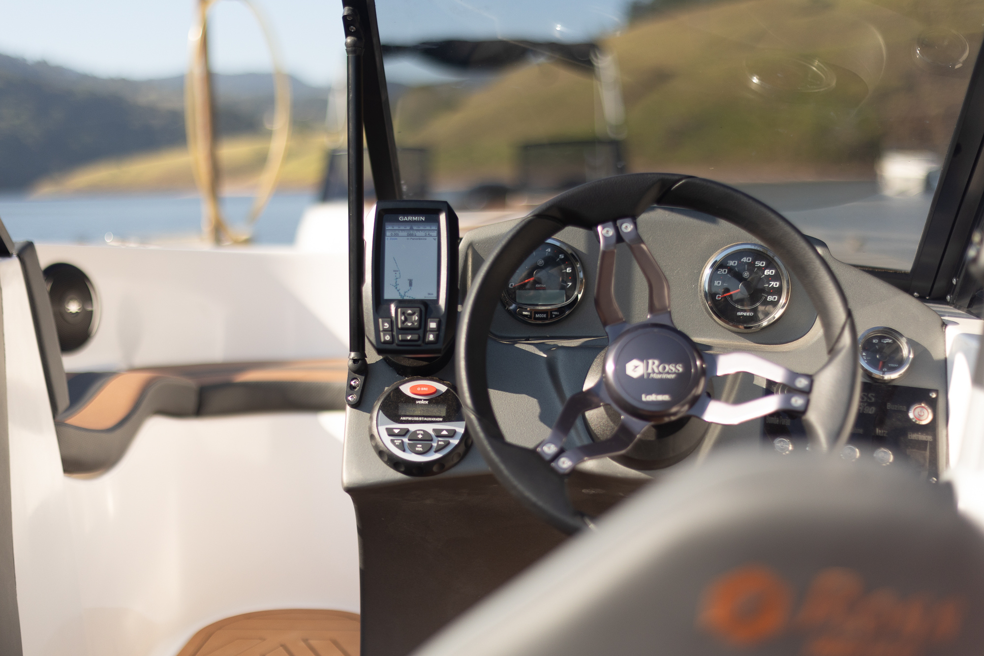 Sport R 190 da Ross Mariner: Desempenho e Versatilidade na água