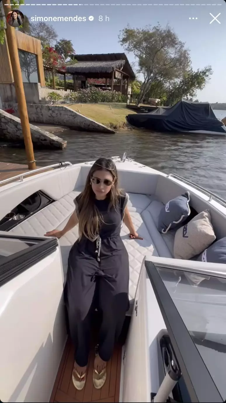 Simone Mendes compra lancha da Azov Yachts; veja fotos